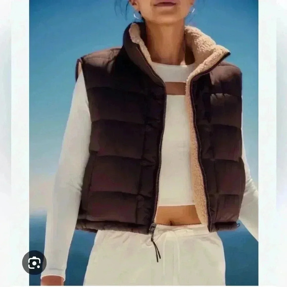 Gilly Hicks Jackets & Blazers - Gilly Hicks Reversible Sherpa Vest - size Small
